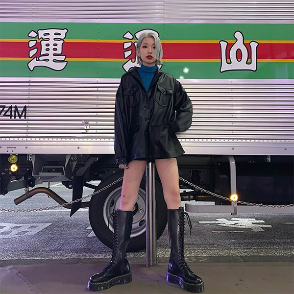 高筒馬汀靴穿搭、黑色高筒長靴、Wear 穿搭示範