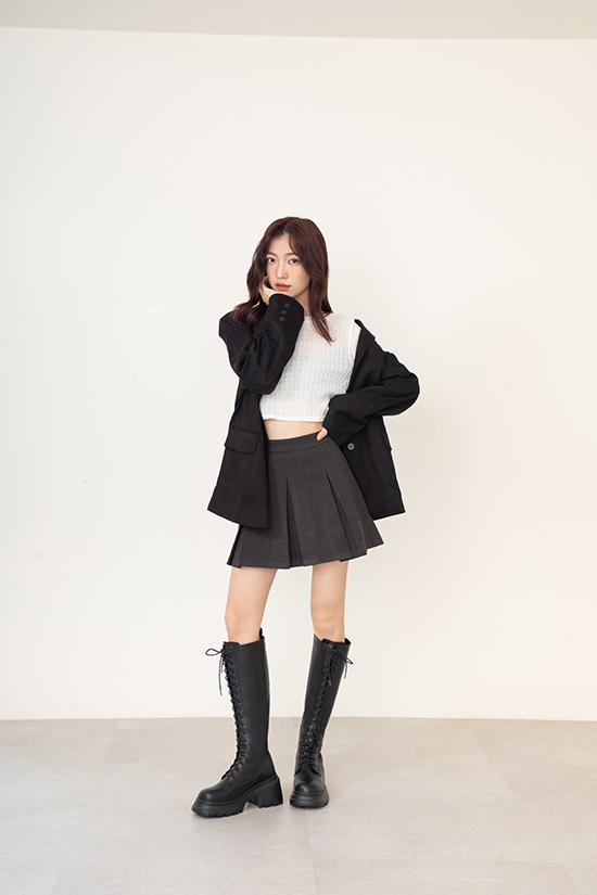 綁帶高筒馬汀靴、增高厚底長靴、女團感修長美腿靴穿搭