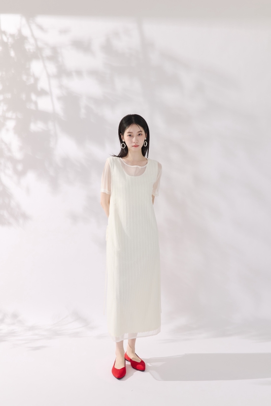 D+AF【3D零感雲織鞋】小V口尖頭通勤包鞋穿搭，修飾腳背線條，展現從職場轉場派對的優雅氣場