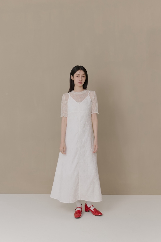 D+AF鎖定目光漆皮低跟樂福鞋穿搭，低調光澤提升派對質感，適合從職場轉場到尾牙與派對穿搭