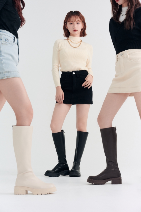D+AF身高160～167cm的女孩穿搭推薦韓團指標．百搭素面厚底瘦瘦長靴