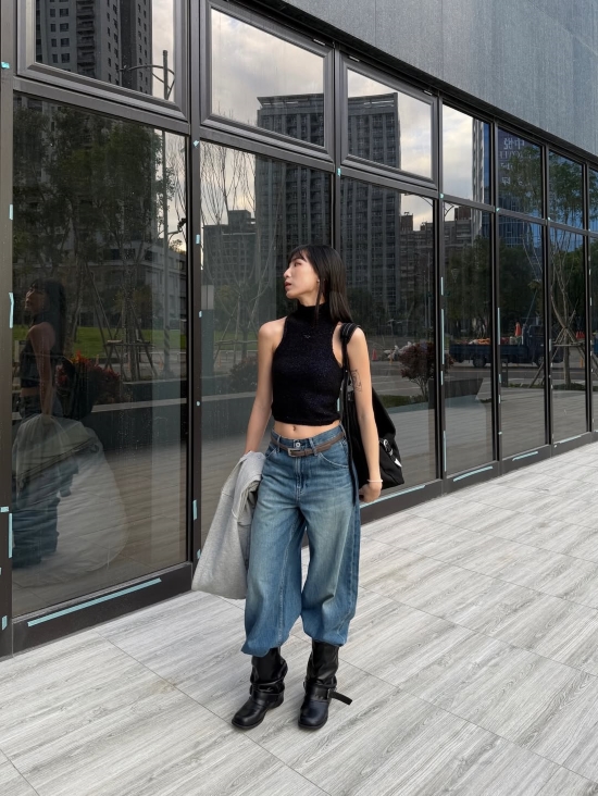 D+AF堆堆褲管尖頭靴穿搭推薦 潮流對決釦環堆堆褲管短靴 圖片來源：@jeannnie915