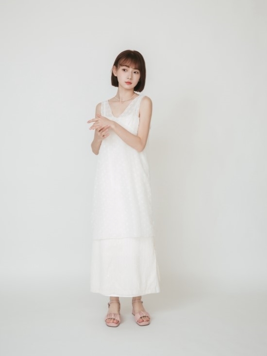 涼鞋穿搭推薦 雲朵抓皺泡芙軟墊中跟涼鞋 涼鞋 女鞋流行趨勢