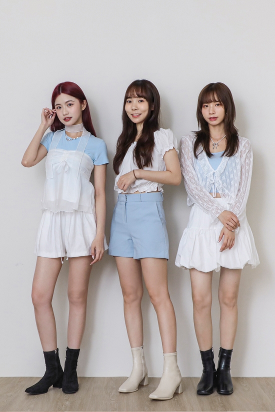 走春美鞋特輯美麗零死角．素面方頭高跟瘦瘦靴 美腿瘦瘦靴小編穿搭示範