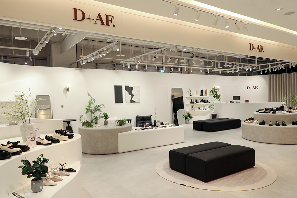 D+AF Taichung Showtime Live Wenxin Store