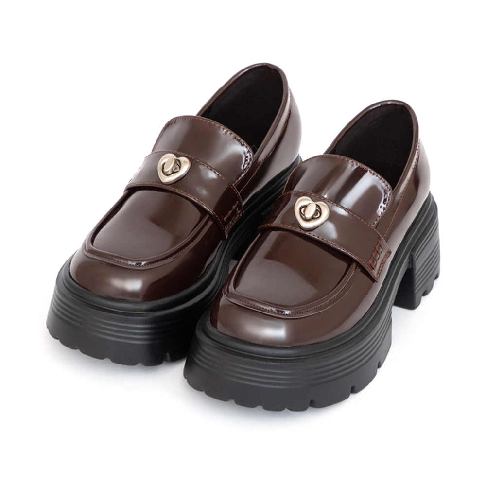 Love愛心釦飾厚底樂福鞋 咖啡色