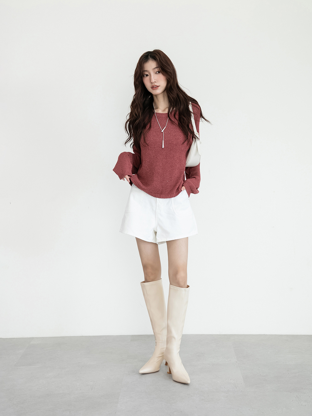 顯瘦魔法尖頭高跟瘦瘦長靴 米白色