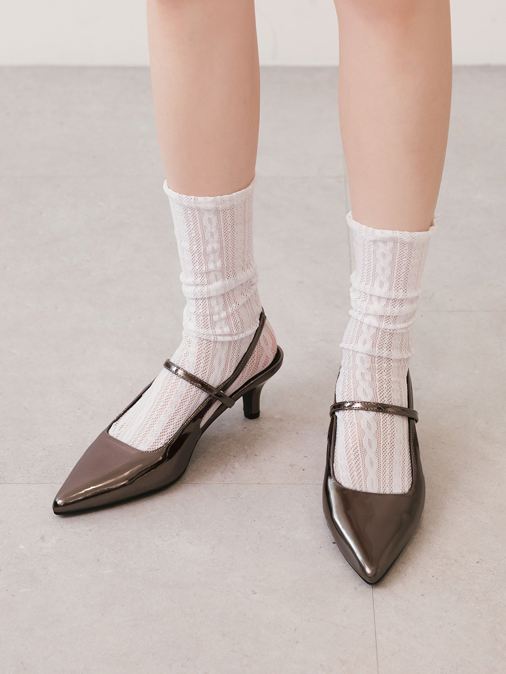 一穿愛上尖頭低跟後空跟鞋 星耀銀灰