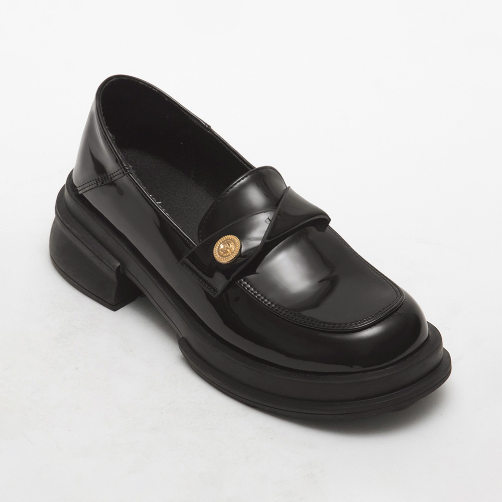 Coin Embellished Square Toe Loafers 漆皮黑