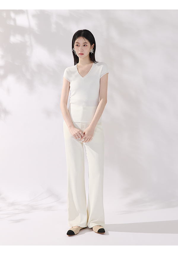 【3D零感雲織鞋】小V口尖頭通勤包鞋 黑x米白