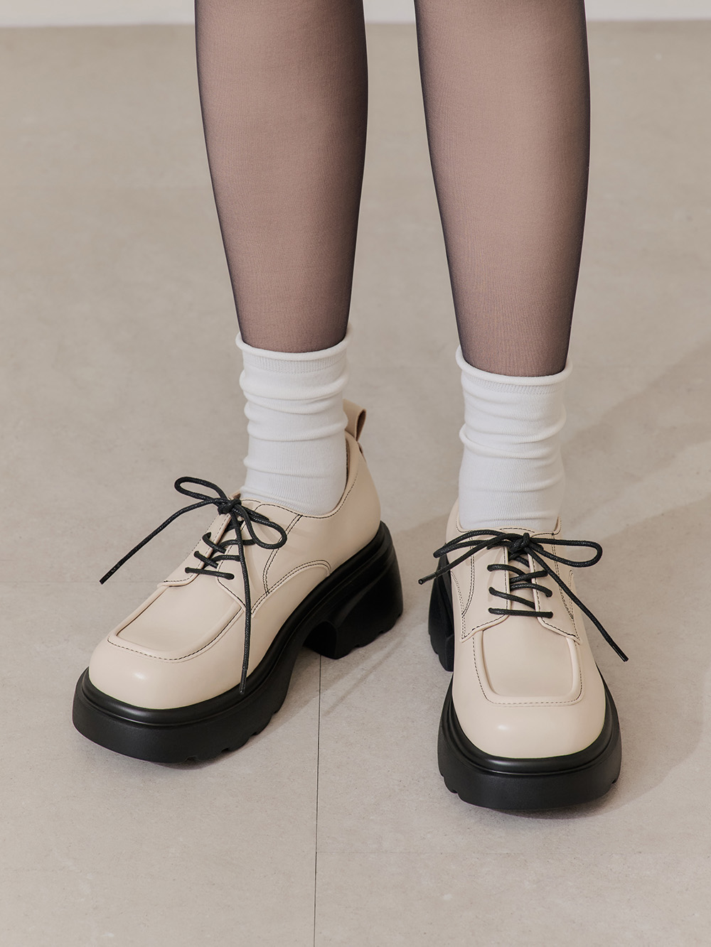 老錢假期輕量底綁帶德比鞋 米白