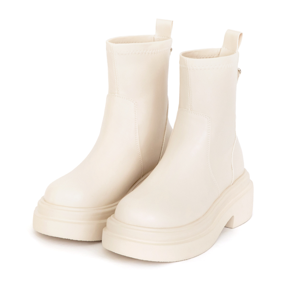 安可返場輕量底素面瘦瘦短靴 米白色