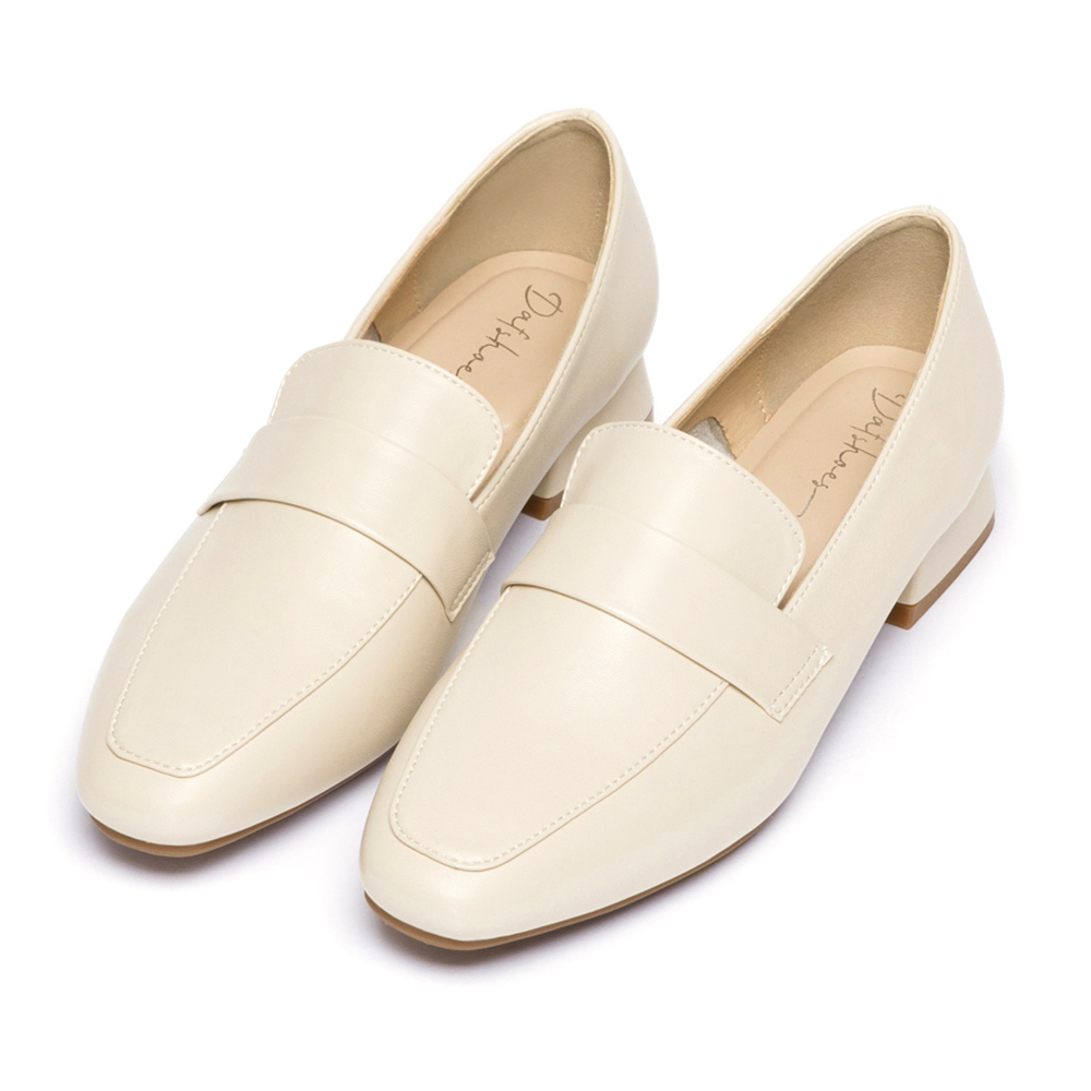 實穿滿分．4D氣墊低跟樂福鞋 香草米