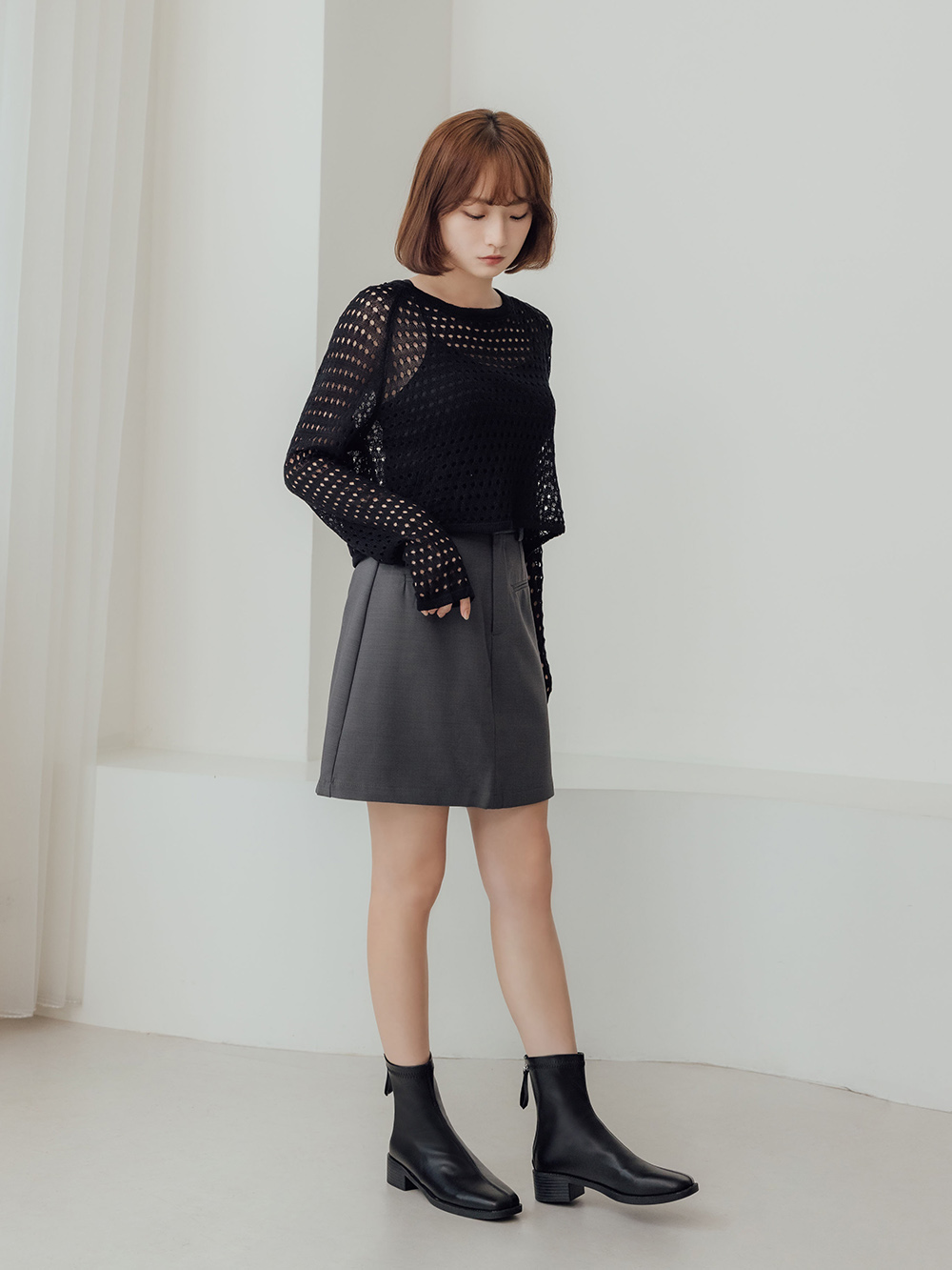 百搭時尚．中車線方頭木紋跟襪靴 時尚黑