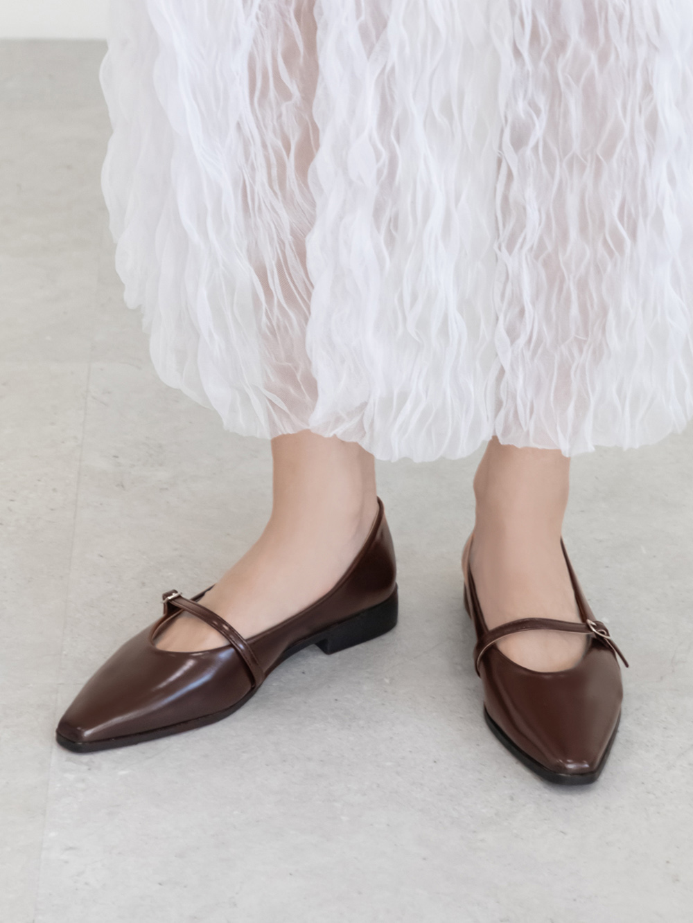 女爵尖頭平底瑪莉珍鞋 咖啡色