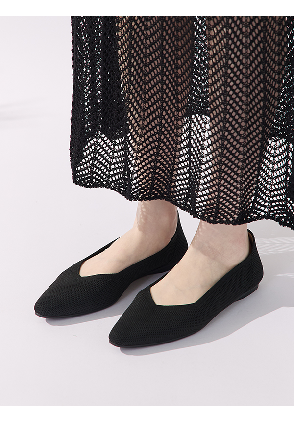 【3D零感雲織鞋】小V口尖頭通勤包鞋 午夜黑