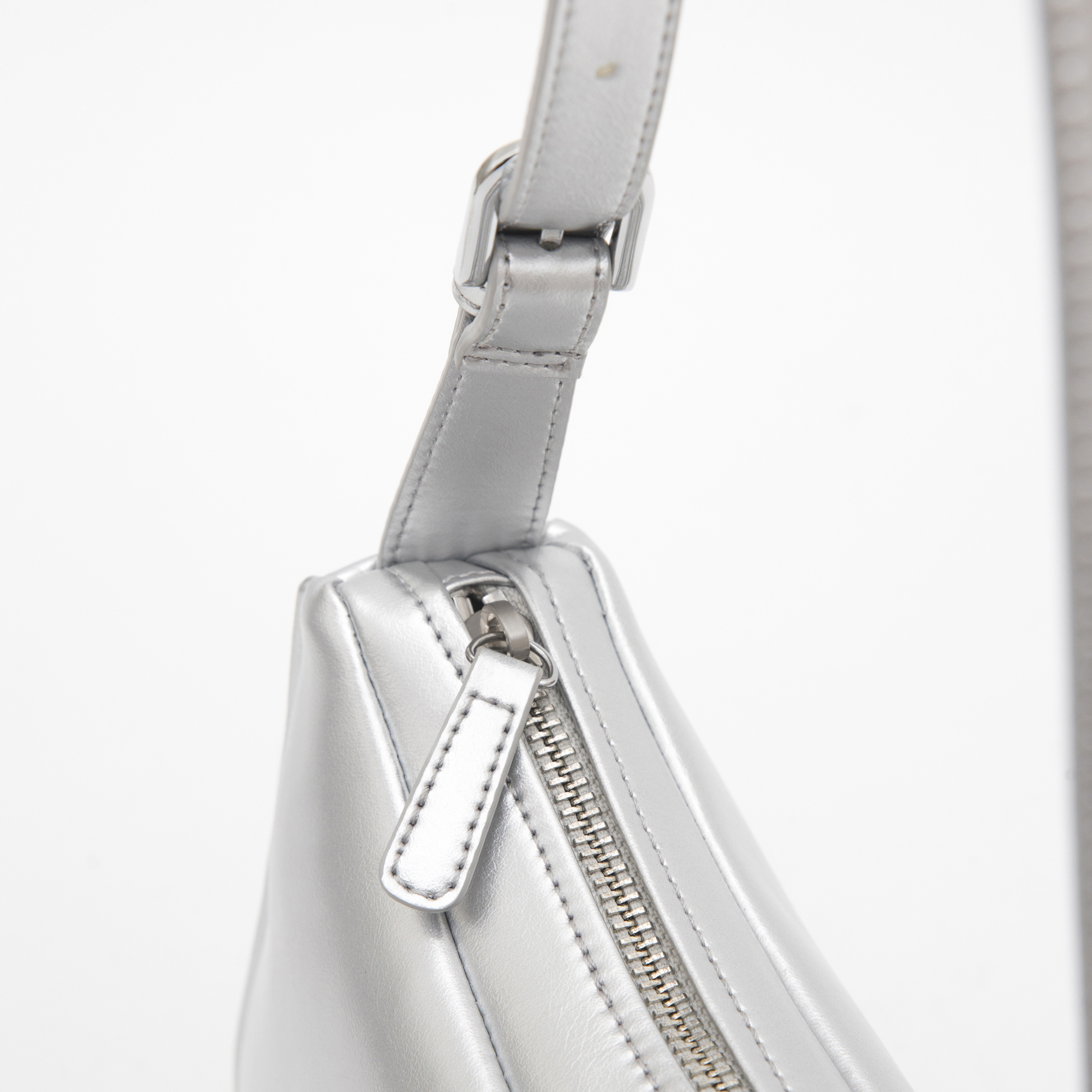 Minimalist Underarm Bag Silver