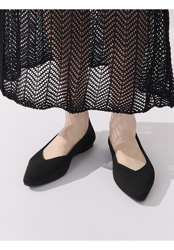 【3D零感雲織鞋】小V口尖頭通勤包鞋 午夜黑