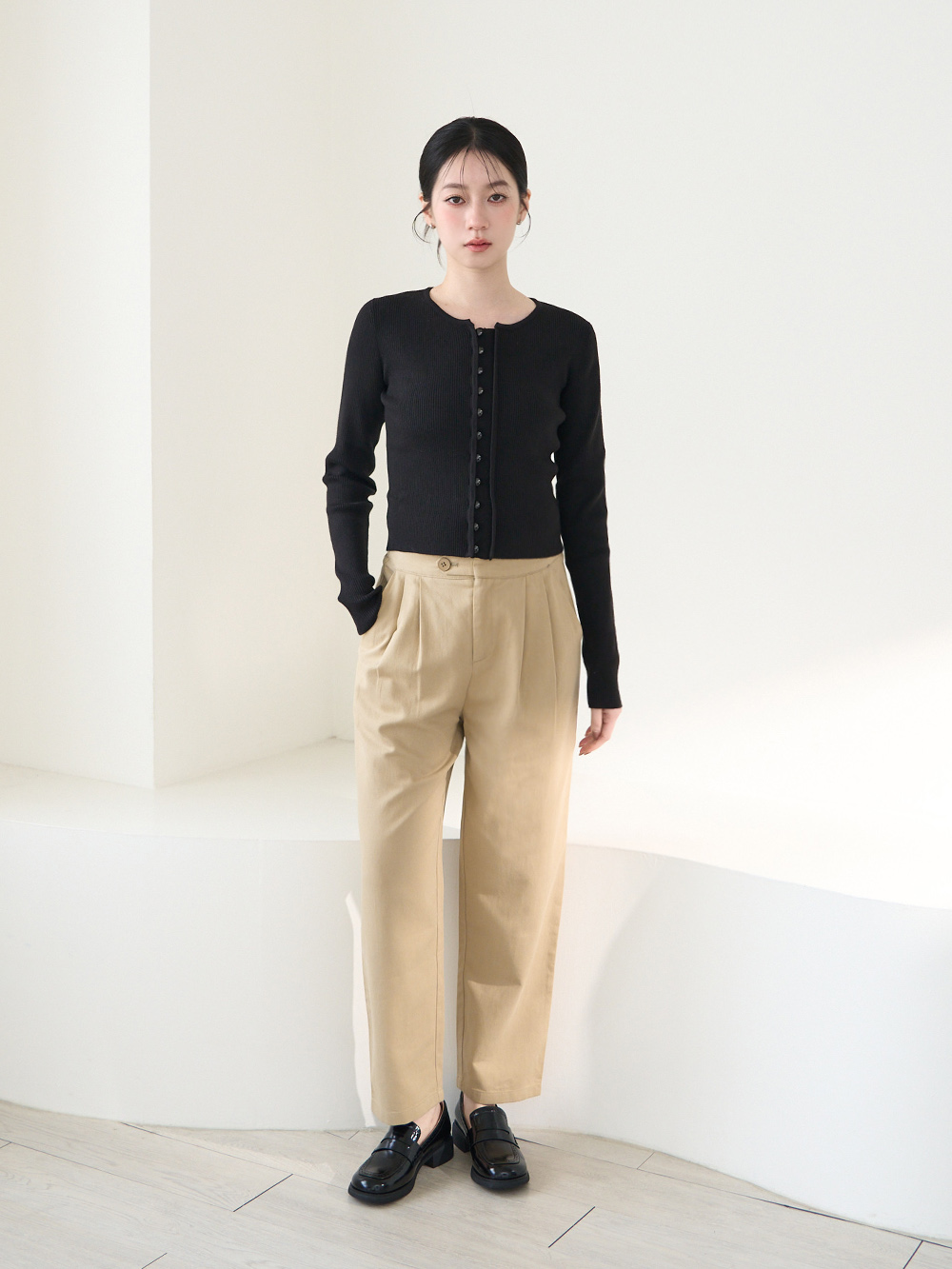 【真皮系列】親膚空氣棉英倫雕花樂福鞋 黑色