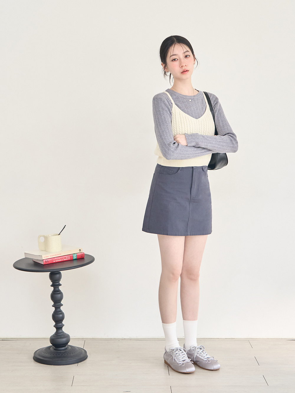 絲絨光感綁帶芭蕾風休閒鞋 灰色