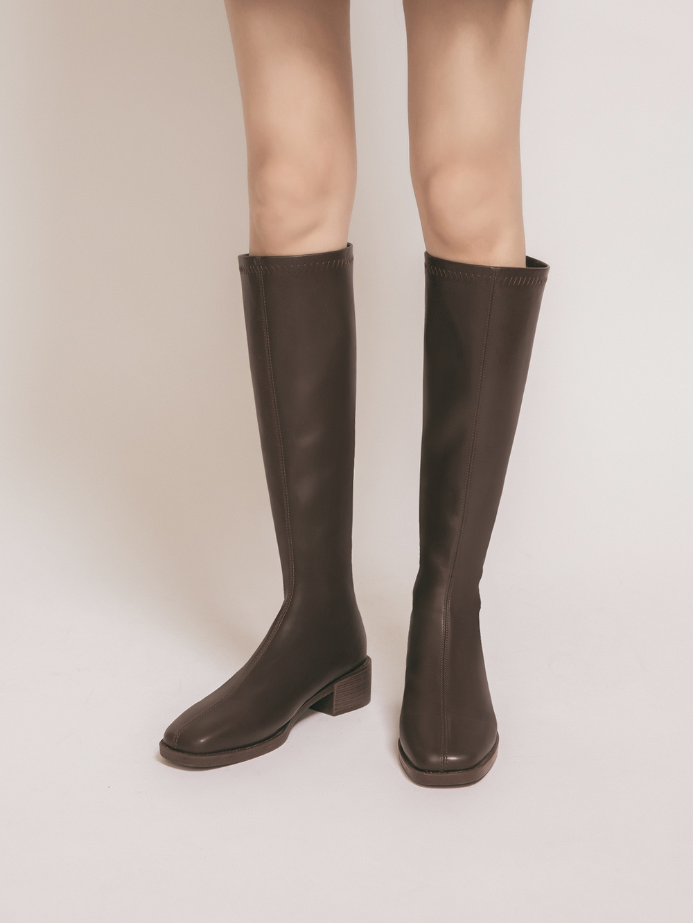 好感專屬.中車線設計方頭低跟長靴 復古咖