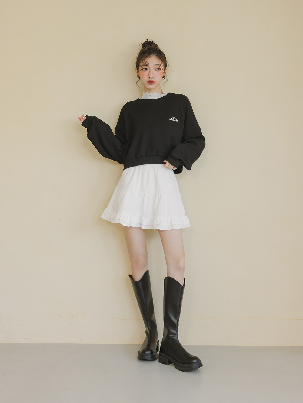 簡單好看.V口素面中跟瘦瘦長靴 時尚黑