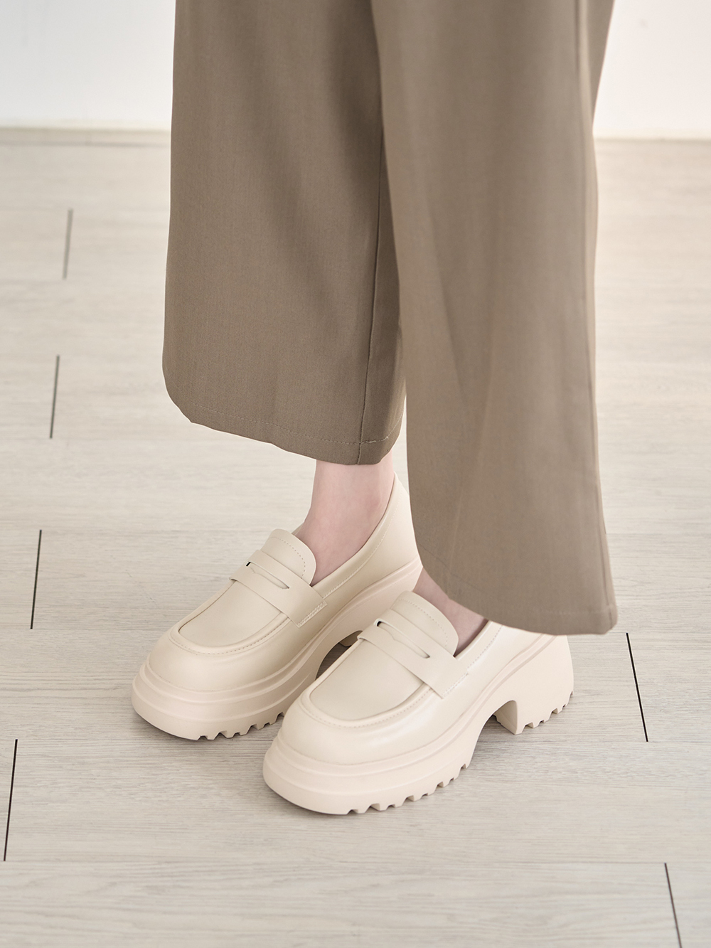 學霸女神增高加厚底樂福鞋 米白