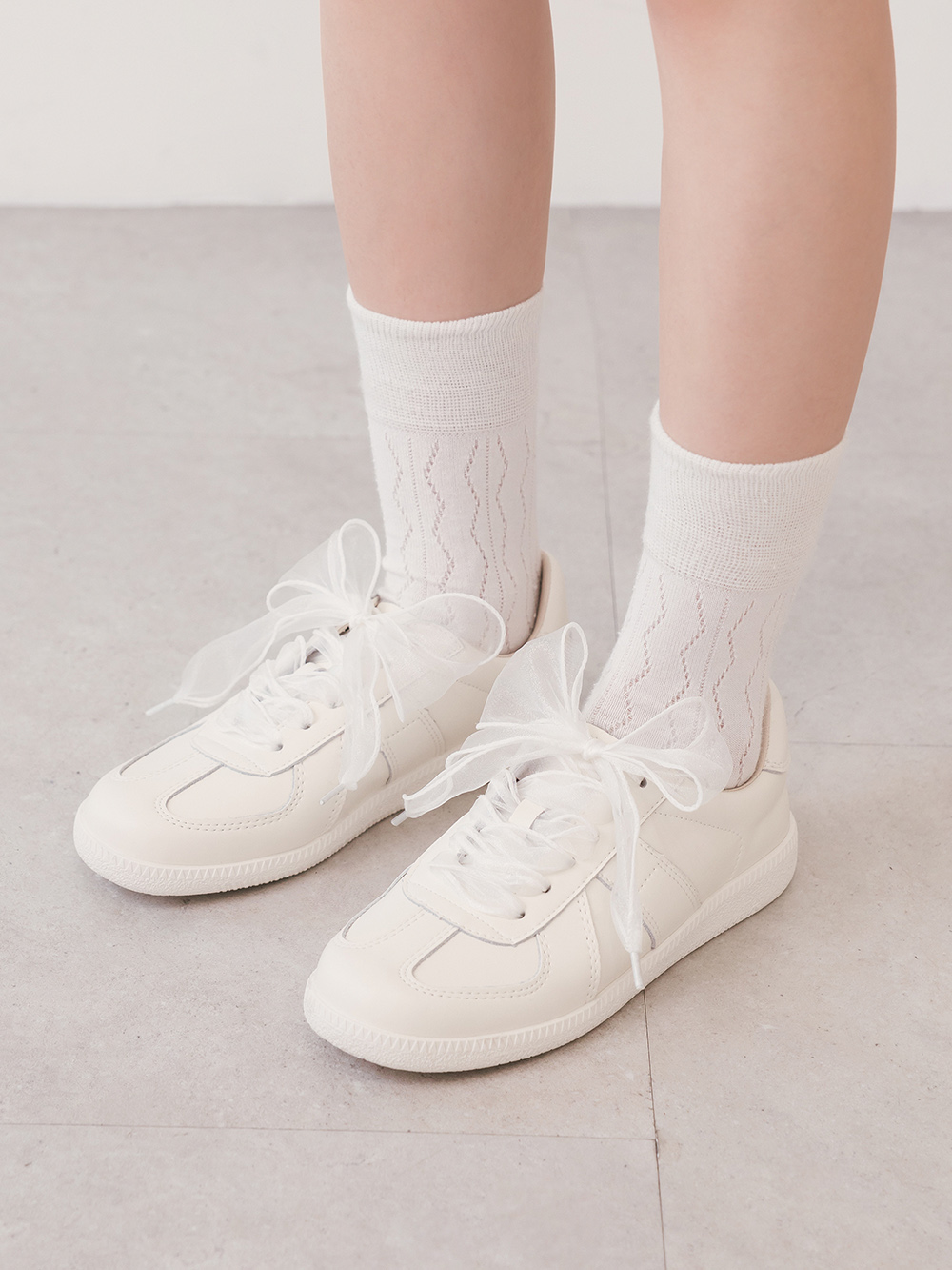 自在首選綁帶休閒德訓鞋 全白
