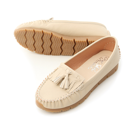 MIT Tassel and Fringe Detail Platform Moccasins Cream