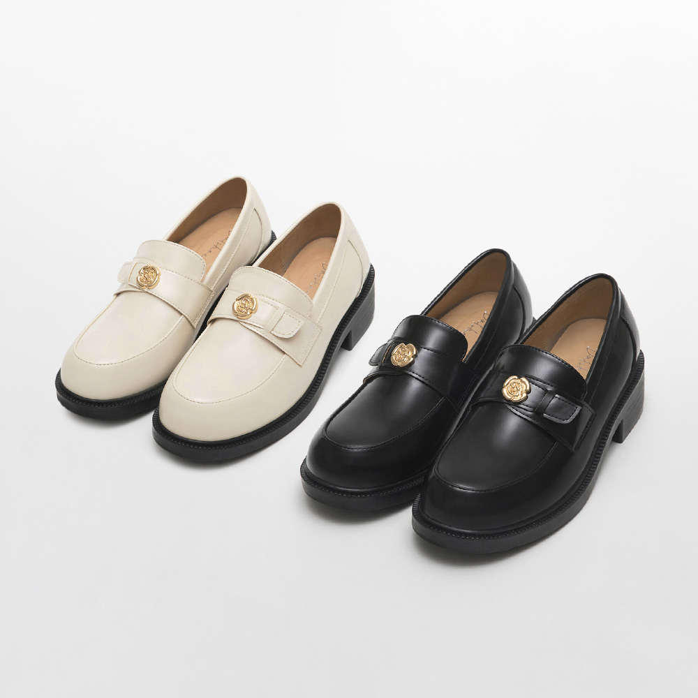 Camellia Embellished Round Toe Loafers Vanilla