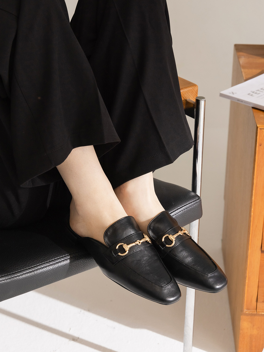 優質品味.馬銜釦方頭低跟穆勒鞋 時尚黑