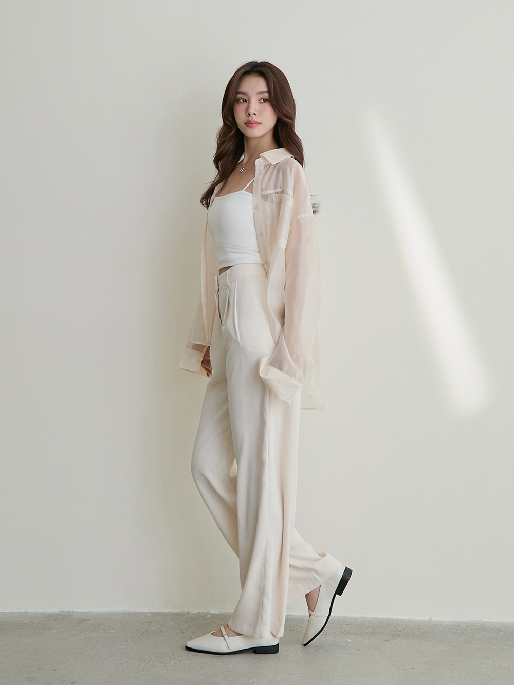 女爵尖頭平底瑪莉珍鞋 米白色