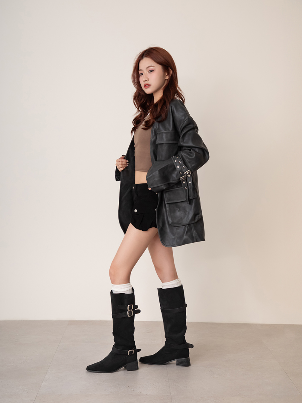 全場焦點絨面釦環尖頭中筒靴 黑色