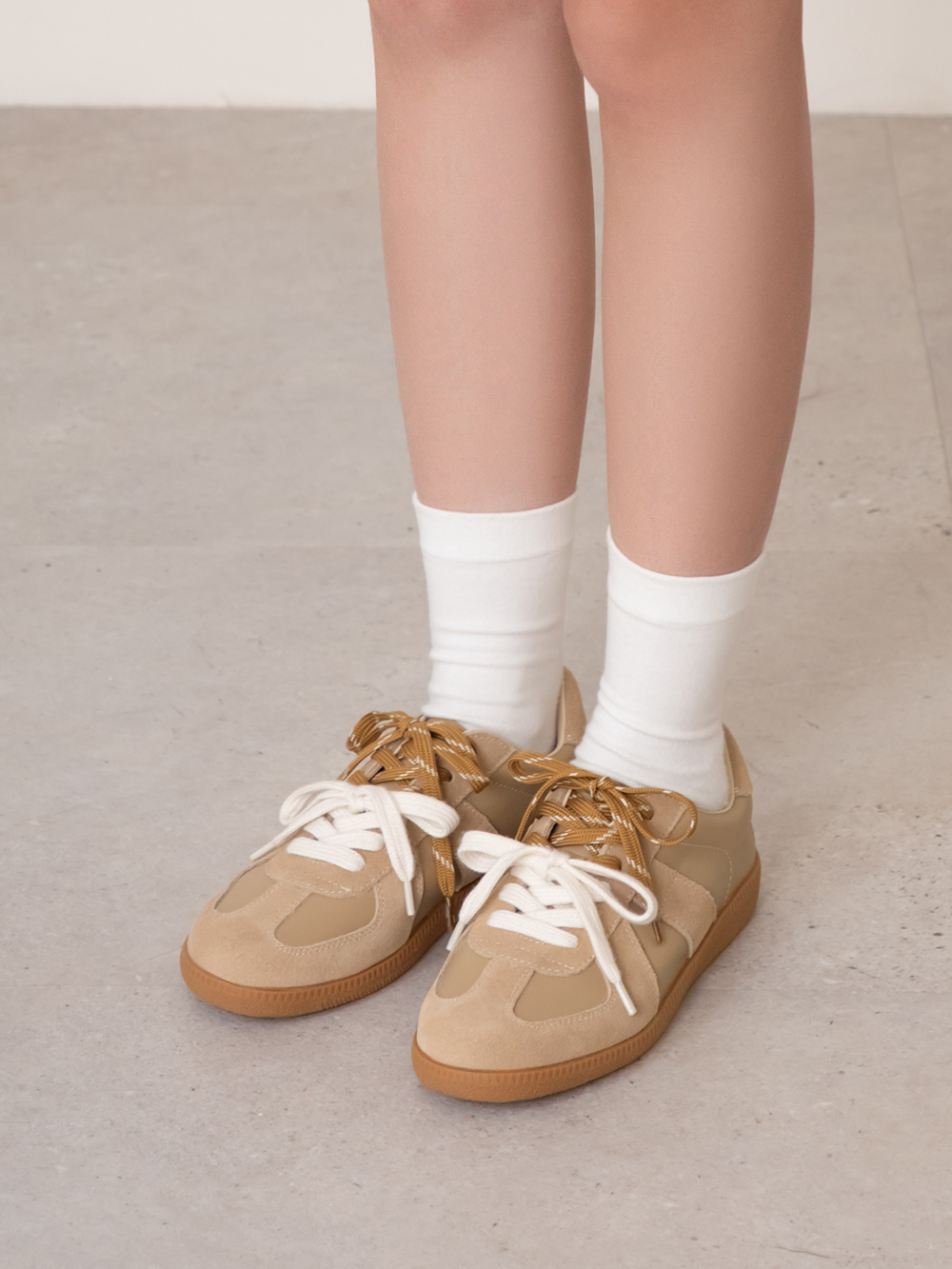 復古色調雙色鞋帶真皮德訓鞋 杏色