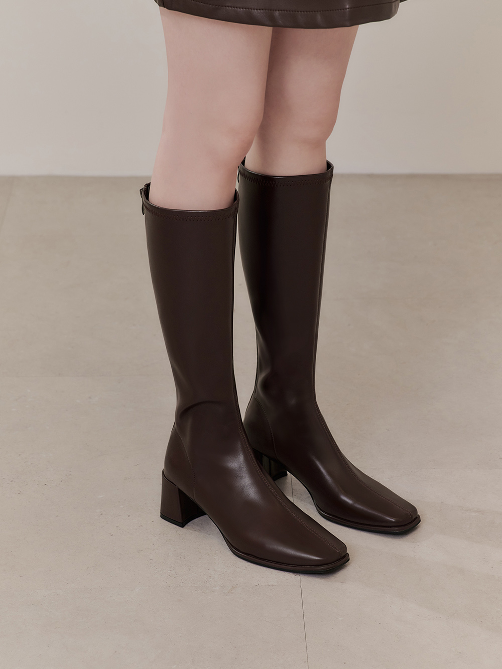 神級美腿．素面方頭高跟瘦瘦長靴 復古咖