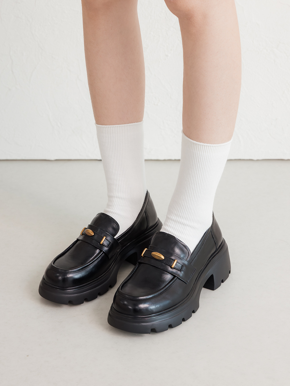 【真皮系列】復古小金豆輕量底樂福鞋 黑色