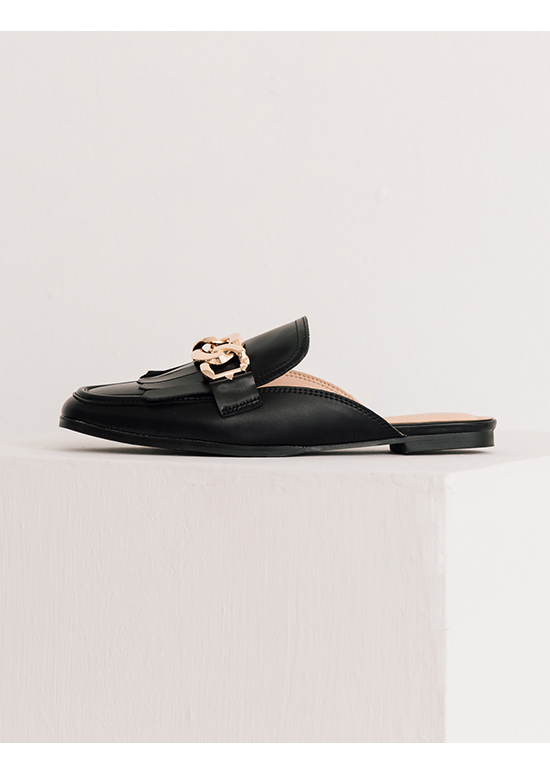 時髦專屬．金屬環釦流蘇穆勒鞋 時尚黑