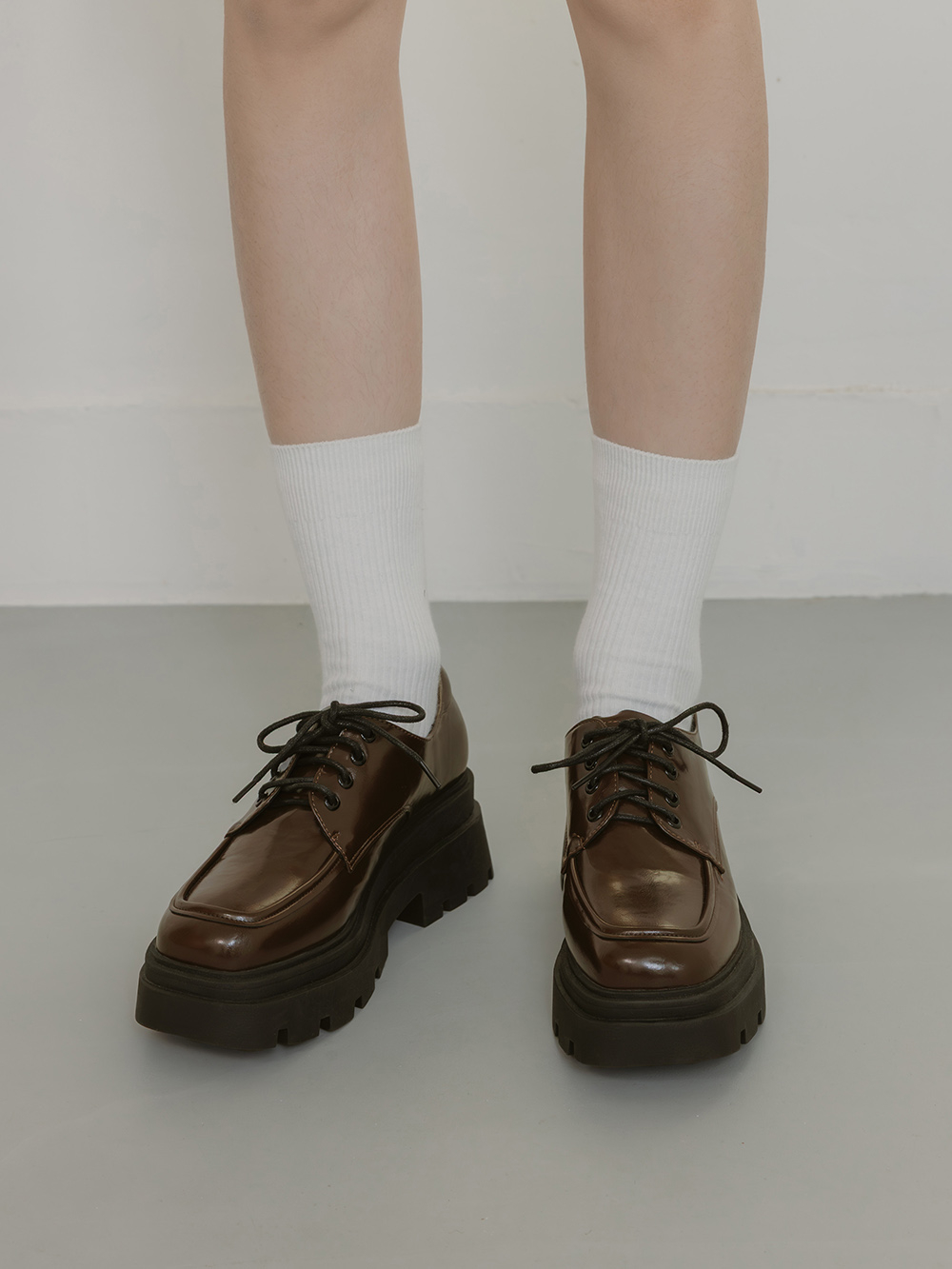 霸總風格方頭厚底鋸齒德比鞋 咖啡色