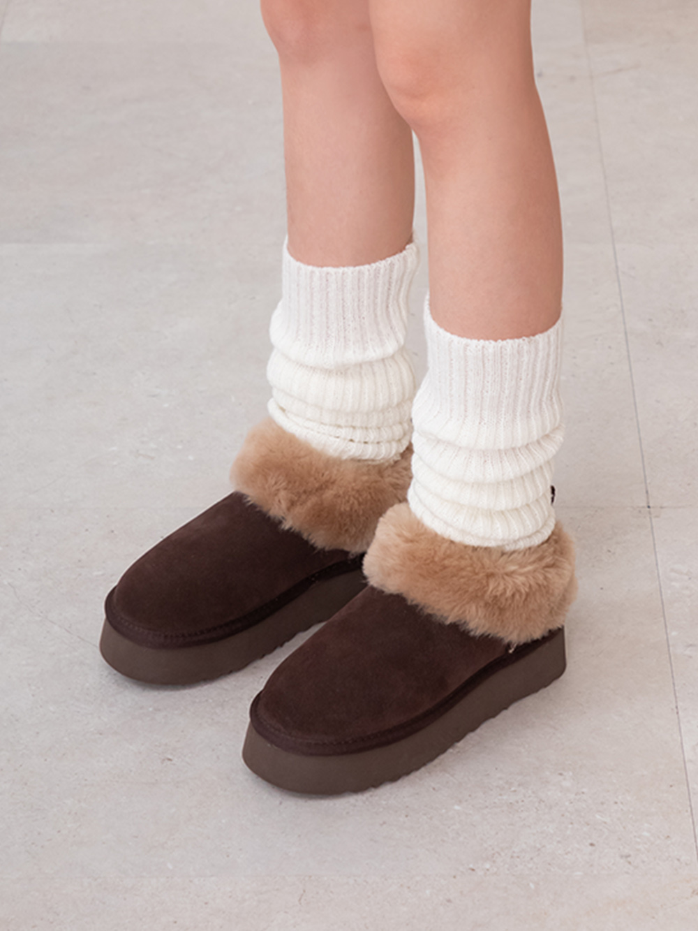 暖暖泡芙厚底翻毛真皮雪靴 咖啡色