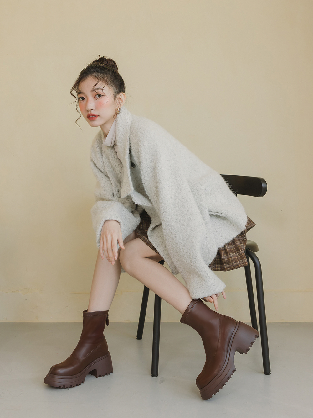 瘦腿密碼輕量厚底瘦瘦短靴 咖啡色