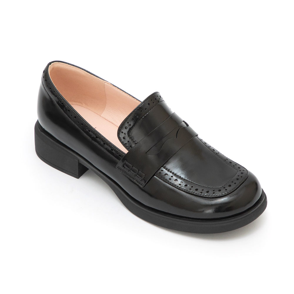 【真皮系列】親膚空氣棉英倫雕花樂福鞋 黑色