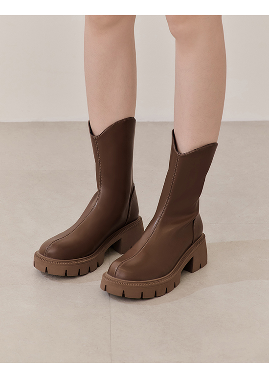 V-Cut Plain Mid-Heel Slimming Boots Brown