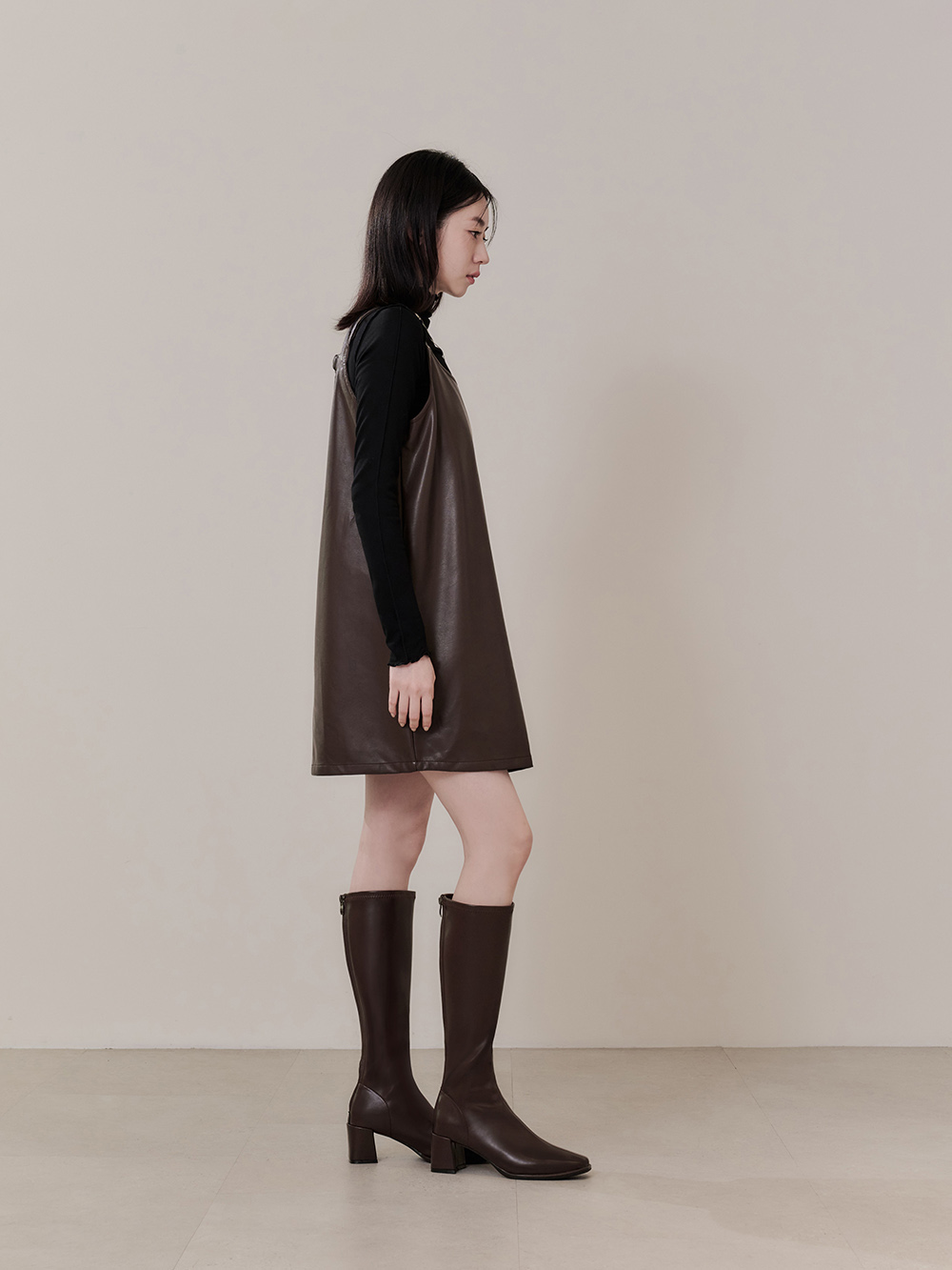 神級美腿．素面方頭高跟瘦瘦長靴 復古咖