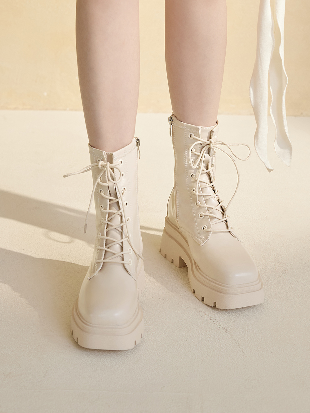 酷甜小妞．方糖鬆糕厚底綁帶短靴 香草米