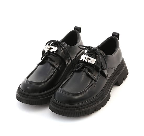Metal Lock Platform Lace-Up Derby Shoes Black