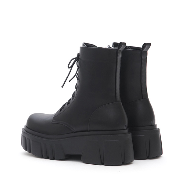 Lightweight Lug-Sole Martin Ankle Boots Black