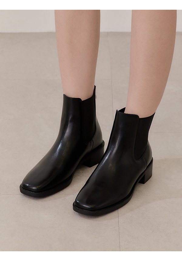 Square Toe Low Heel Chelsea Boots Black