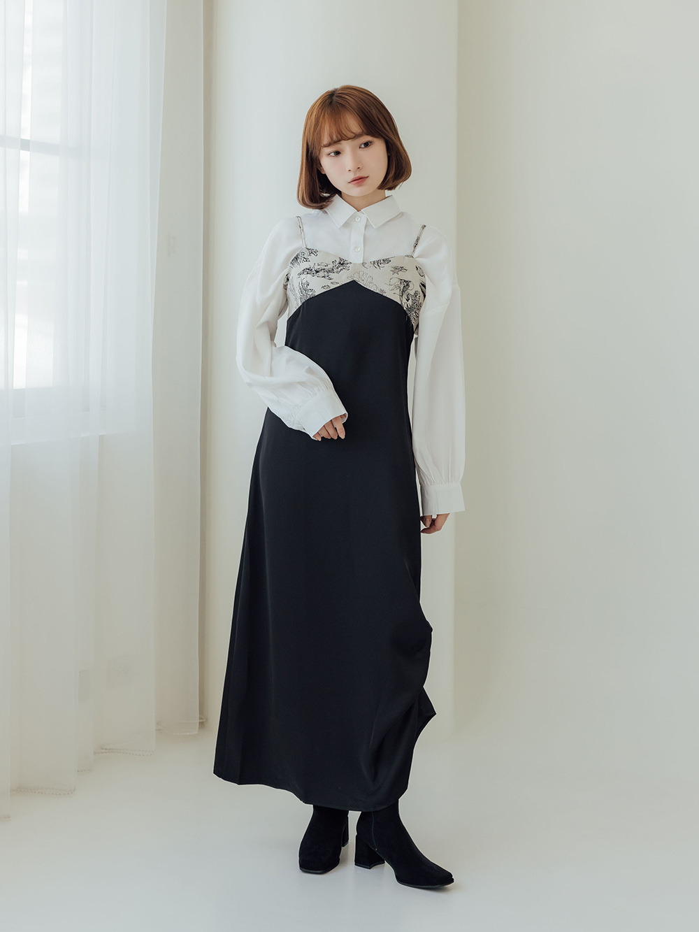 美麗零死角．素面方頭高跟瘦瘦靴 質感黑絨