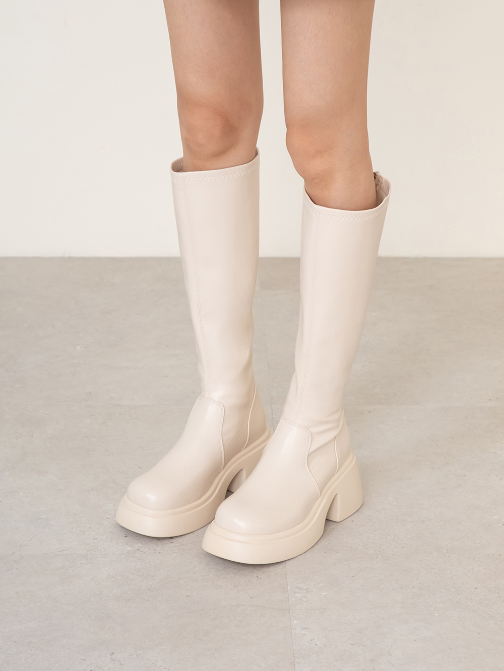 明星舞台．輕量加厚底瘦瘦長靴 白色