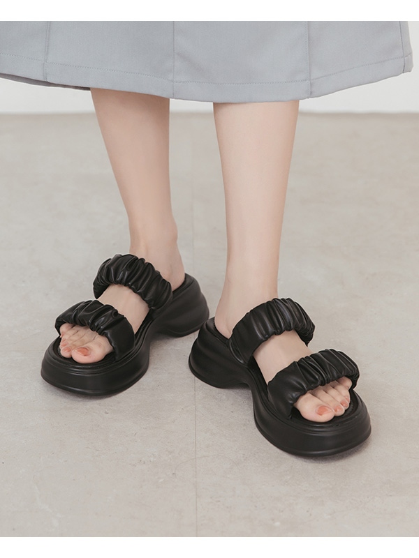 Comfy Ruched Details Lightweight Sandals Black